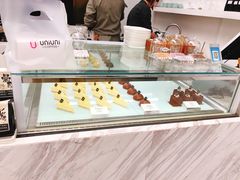 -UNI UNI(环亚凯瑟琳店)