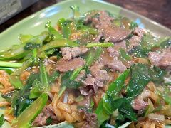 湿炒牛河-凤兴鸡煲(宝安海雅店)