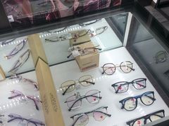 -视野联行眼镜蔡司·依视路官方授权店(顺城店)