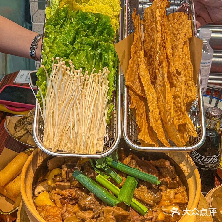 广式牛杂丨老广排队王终于开到重庆啦