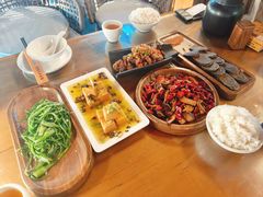 -隔壁老王·家常云南菜(花巷店)