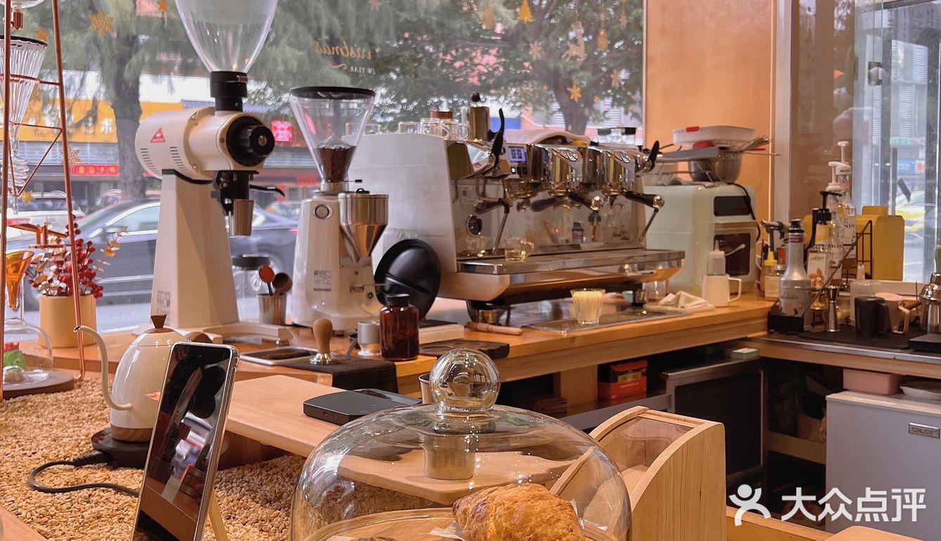 广州咖啡探店｜沙漠与绿洲中的Cafe&Bar