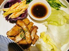 蜜糖炭烧猪颈肉配沙拉-星叶·东南亚料理(宁波万象汇店)