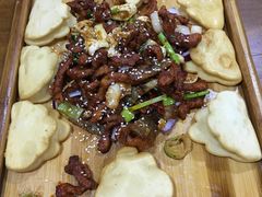 东镇烤三味-老东镇啤酒屋海鲜加工·蒸汽海鲜·海鲜烧烤(台东店)