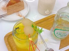 -露露家咖啡店