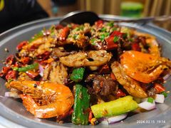 干锅香辣牛肉虾-自己人•宜昌菜(水悦城店)