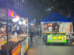 -吴山路夜市