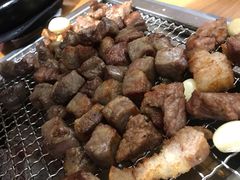 雪花肉粒-肉甲韩国木炭烤肉(新壹街1店)
