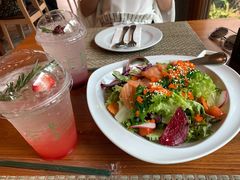 -Chom Cafe and Restaurant