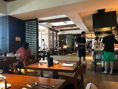 大堂-JW万豪厨房餐厅·滨海草坪烧烤·海鲜·海景(三亚绿发山海天JW万豪酒店)