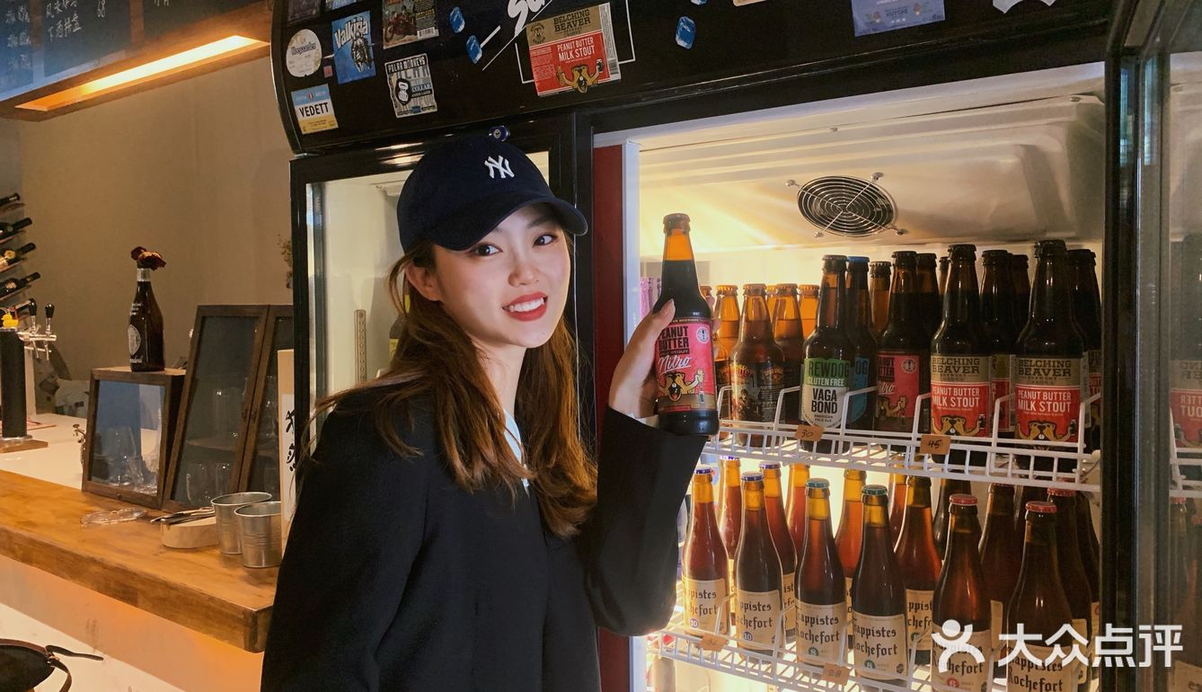 一家藏在街边的氛围感咖啡店 <馆儿>