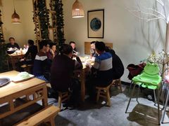 大堂-大众跷脚牛肉馆·非遗传承单位(峨眉山店)