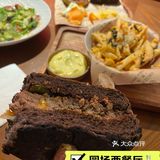 吃西餐还🉐️是圆场….