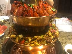 -沪小二炭火蛙锅(淮海中路美食不夜城店)