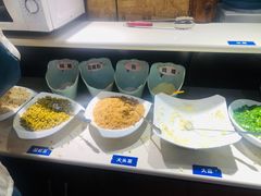 自助调料区-俭让佬妈现卤串串(温江总店)
