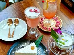-Chom Cafe and Restaurant