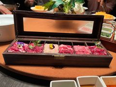 -左庭右院鲜牛肉火锅黑金店(陆家嘴中心店)