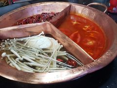 三拼锅底-锅说大脸毛肚重庆老火锅(佐阾店)