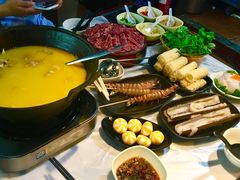 -鲜入围煮花胶鸡海鲜火锅