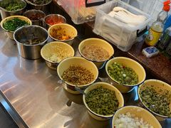 -丽丽三鲜螺蛳粉(田林路店)