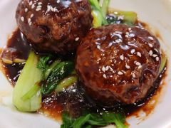 红烧特色狮子头-简小姐·上海餐厅(长城大厦店)