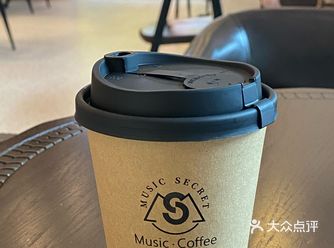 这家咖啡店还能听现场演奏！！！