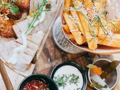 -Mark&Mars Restaurant