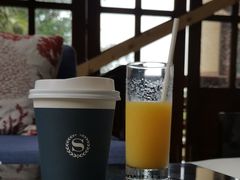 杨枝甘露-亚龙湾喜来登·美景台大堂吧