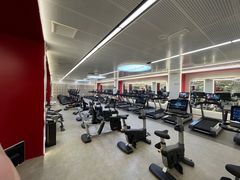 -英派斯健身旗舰店(海信国际中心馆)