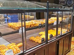 面包甜点陈列柜-红跑车蛋糕世界(清江路店)