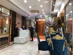 -巴黎春天婚纱摄影(临安店)