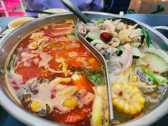 -周良天山牛杂城(天山路总店)