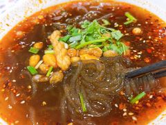 嗖嗖酸辣粉-甲乙饼·手工牛肉饼(东方广场店)