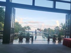 -亚龙湾喜来登·美景台大堂吧