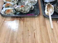 -蚝哥花姐湛江烤生蚝(美丽湾市场店)