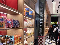零售区-TOUCH泰奇(航头路店)
