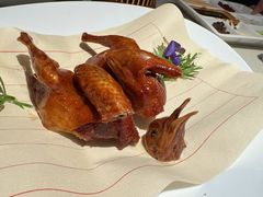 脆皮乳鸽-悦融琥珀·京鲁菜·海味珍品(西单店)