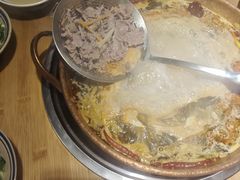 -洱火云南酸菜牛肉火锅(石景山当代商城店)