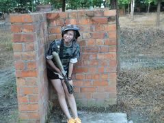 -崇明岛拓展训练真人CS镭战基地