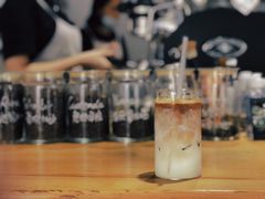 海盐焦糖冰拿铁-素咫咖啡CLIFEROSE