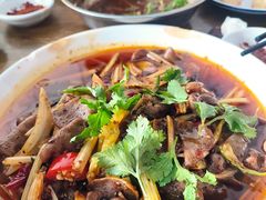 爆炒牛舌-小杨翘脚牛肉