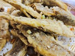 椒盐小黄鱼-老火大骨头汤馆