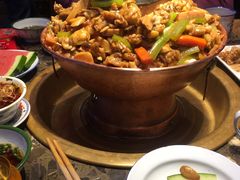 -沪小二炭火蛙锅(淮海中路美食不夜城店)