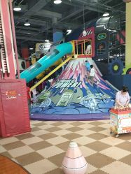 -欧酷世界动力星球(王府井奥莱UP TOWN店)