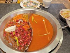 麻辣番茄鸳鸯锅-沸炉重庆老火锅(军事博物馆店)