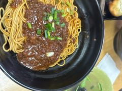 -香山胡记吴江路生煎(灵山路店)