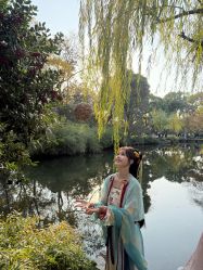 -一揽芳华汉服旗袍体验馆(拙政园店)