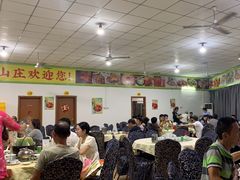 -红旗山庄(圭峰山店)