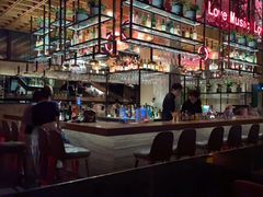 -FOUR PLAY BAR