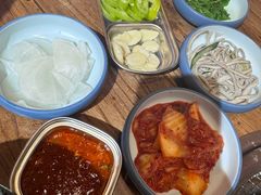 -明洞阿姨·韩式酱蟹烤肉·创意料理(三元桥店)